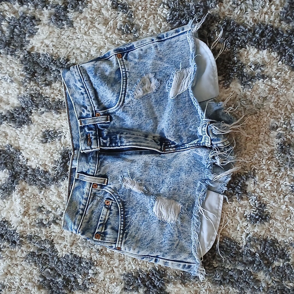 Levi's Distressed Shorts  Size 29